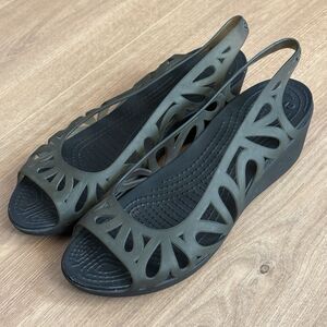 Crocs Womens Adrina III Mini Wedge Peep Toe Cut Out Jelly Sandal Black Size 10